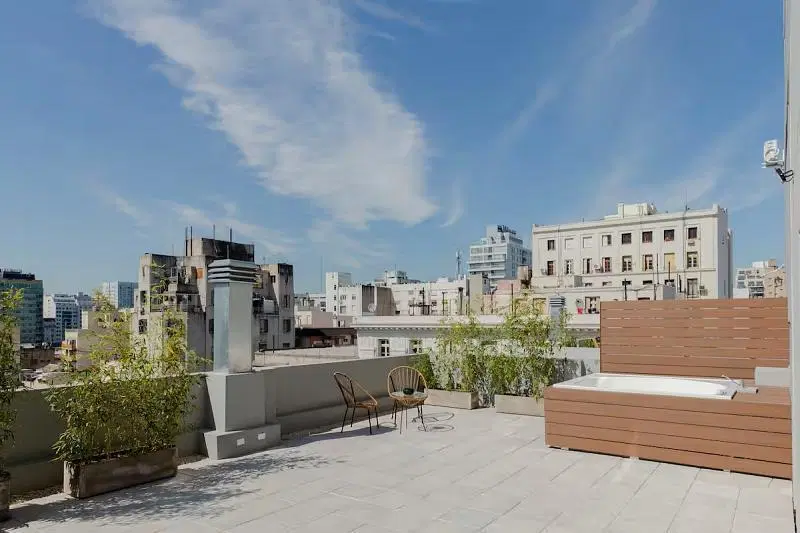 Monoambiente con terraza con Jacuzzi totalmente equipado 2
