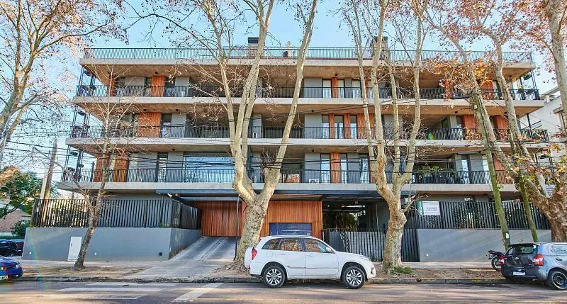2 ambientes con jardin frente al rio 3