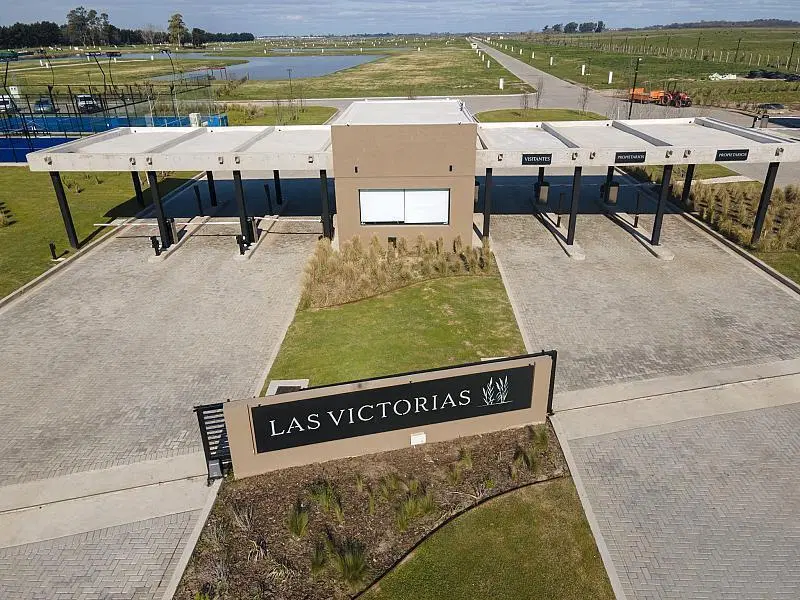 Lote a la laguna en segunda etapa del barrio privado Las Victorias. Canning, Ezeiza. 2