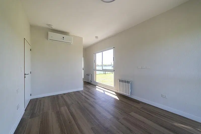VENTA de casa a estrenar, 5 ambientes, 197m2 totales sobre lote de 694m2. 4