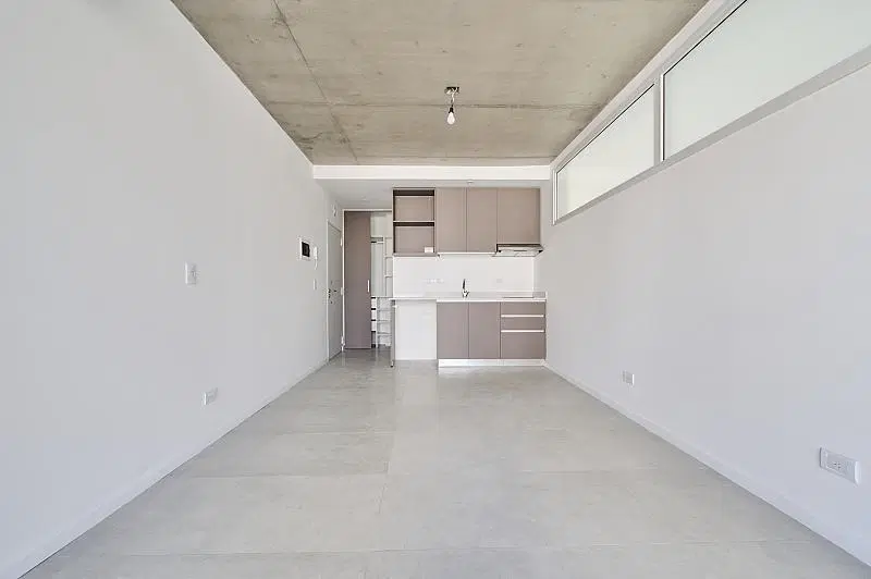 Venta Nuñez Amplio Monoambiente con patio en planta baja 4