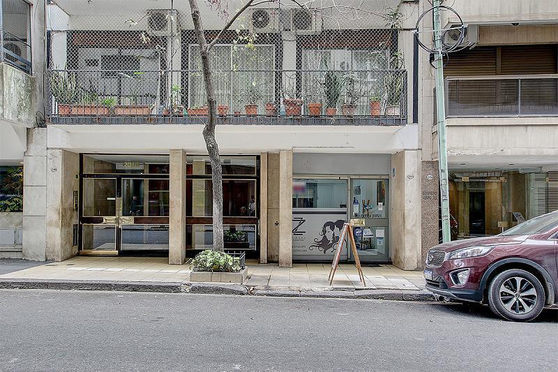 Foto de Excelente Local Comercial de 50 M2 totales sobre R. Peña a metros de, imagen 3