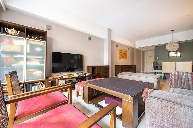 Foto de Amplio departamento de 3 ambientes con jardín propio de 82 m² y cochera, imagen 3