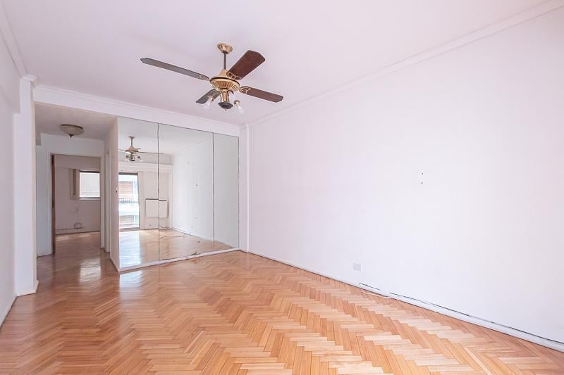 Foto de Venta Departamento 2 ambientes Semipiso Al frente Balcón Parque, imagen 2