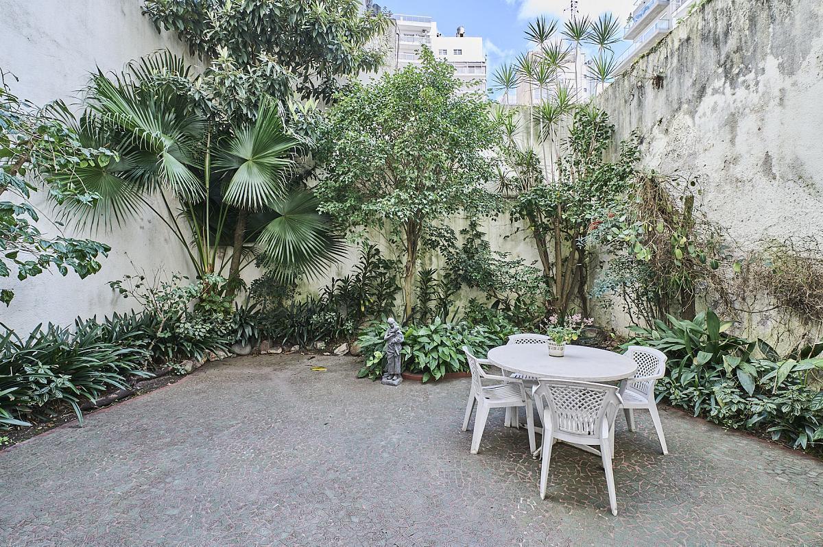 Foto de Departamento 4 ambeintes Semipiso con patio jardin y cochera opcional, imagen 1
