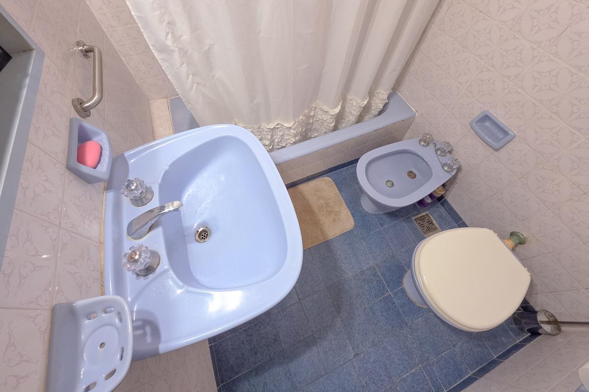 Foto de Venta Departamento 2 ambientes Excelente ubicación Lateral Amplio y, imagen 1