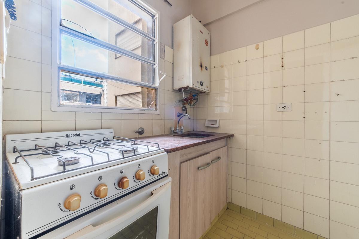Foto de Venta Departamento 2 ambientes Luminoso Lateral balcón francés Villa, imagen 5