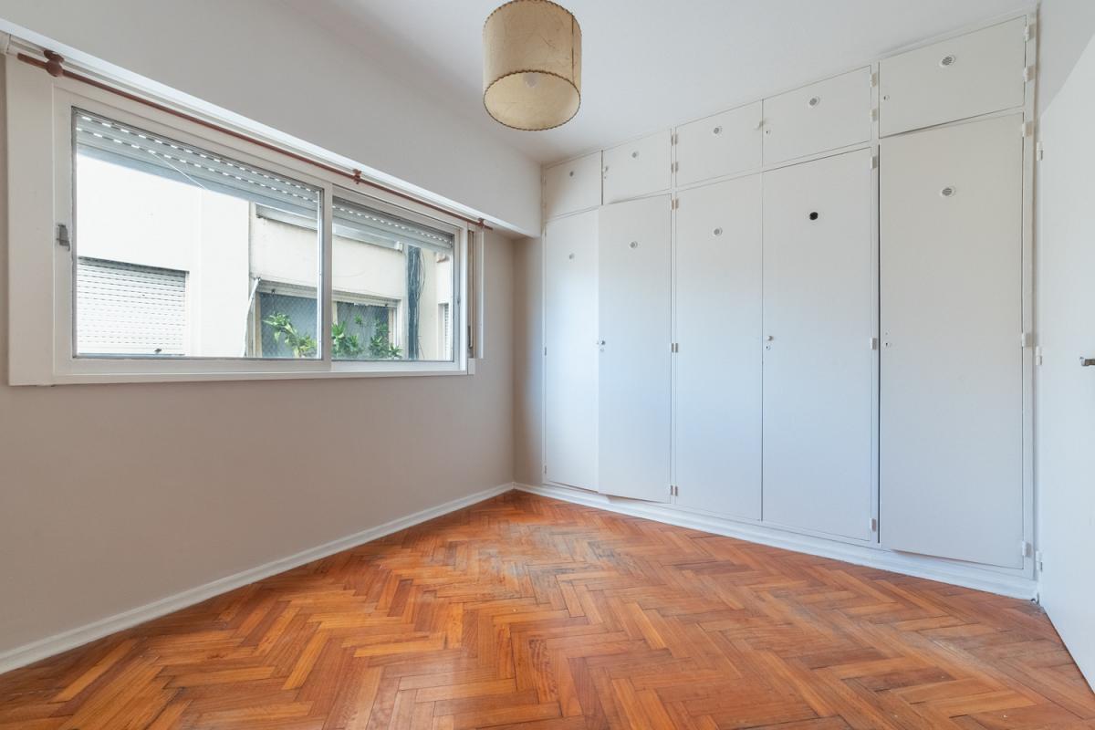 Foto de Venta Departamento 2 ambientes Luminoso Lateral balcón francés Villa, imagen 4
