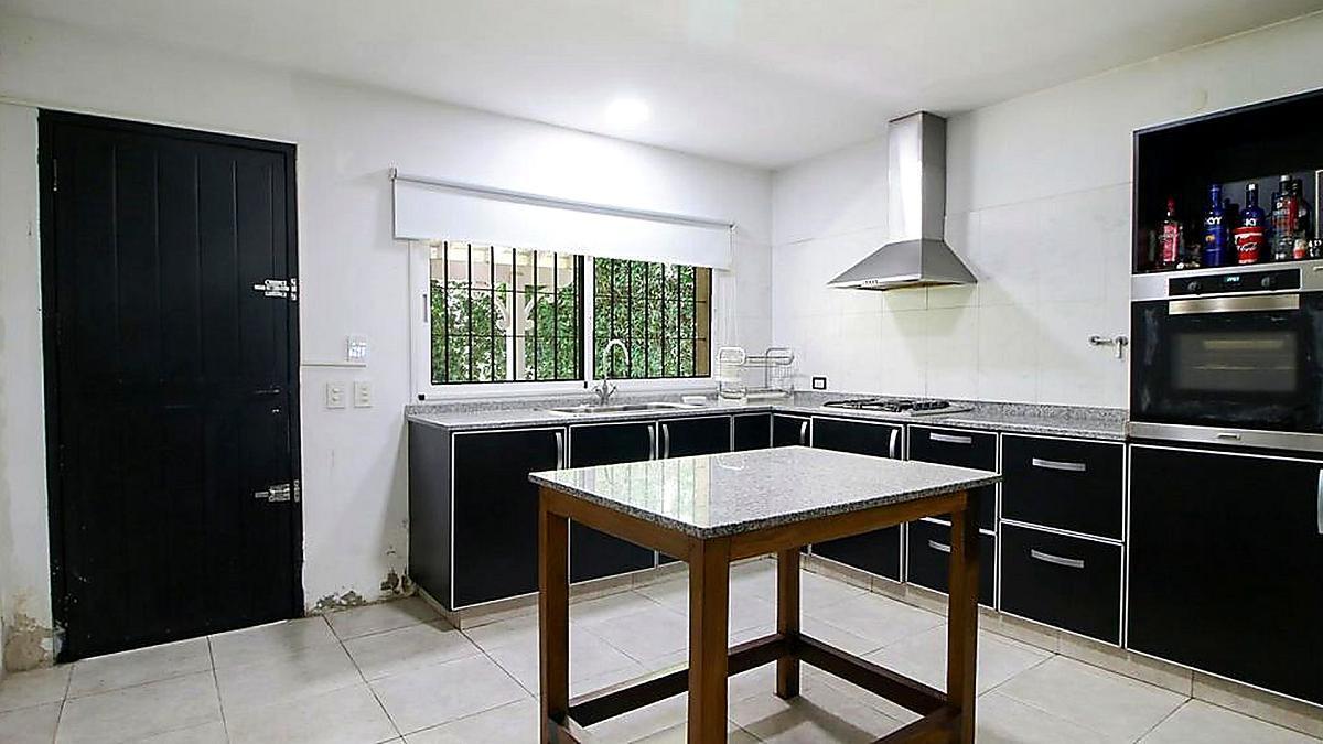 Foto de Casa en Venta | 3 Dormitorios | Pileta | Lote 1.000 m² | Excelente, imagen 2