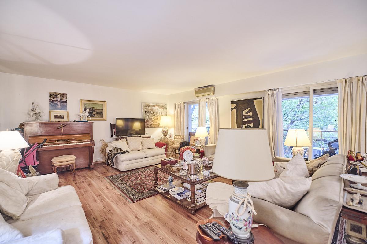Foto de DUPLEX DE CATEGORIA EN QUINTANA AL 500, 3 DORMITORIOS, 2 COCHERAS, imagen 1