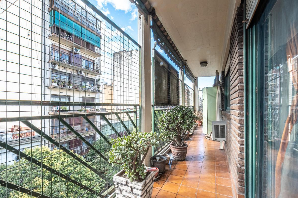Foto de Venta Departamento 3 ambientes Semipiso Luminoso Balcón corrido Flores, imagen 3