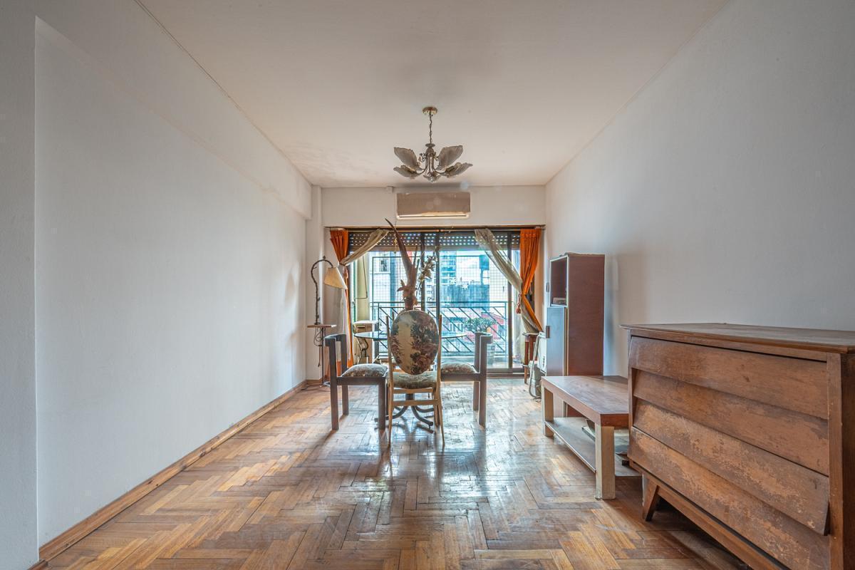 Foto de Venta Departamento 3 ambientes Semipiso Luminoso Balcón corrido Flores, imagen 1