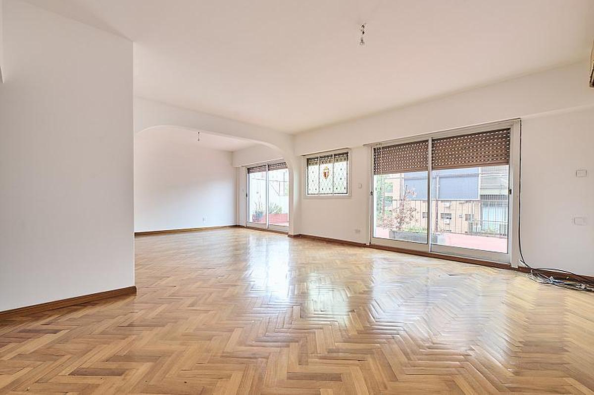 Foto de Piso con balcón terraza cochera fija y baulera en Belgrano, imagen 5