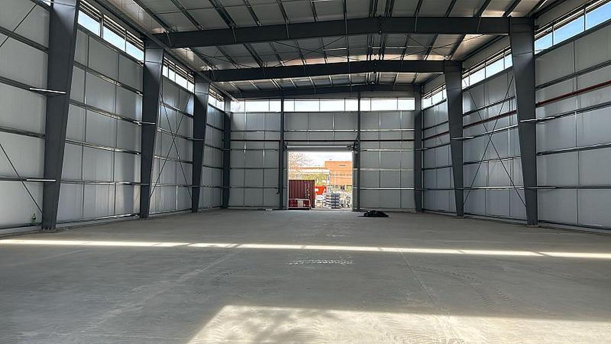 Foto de Deposito 800m2 a estrenar sobre Avenida con salida a 2 calles red, imagen 1