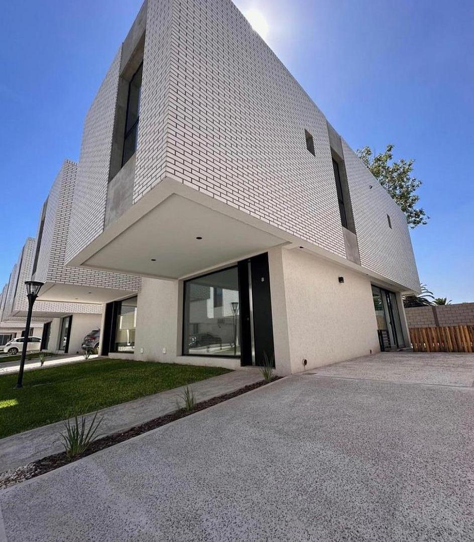 Foto de Dúplex de 4 ambientes con jardín en Bosques de Champagnat. Canning, imagen 5