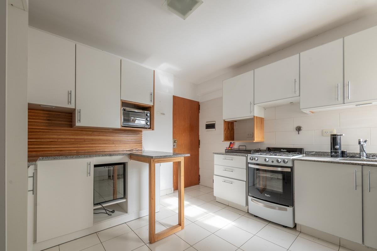 Foto de Venta Departamento 3 ambientes Semipiso Al frente Balcón Reciclado, imagen 4