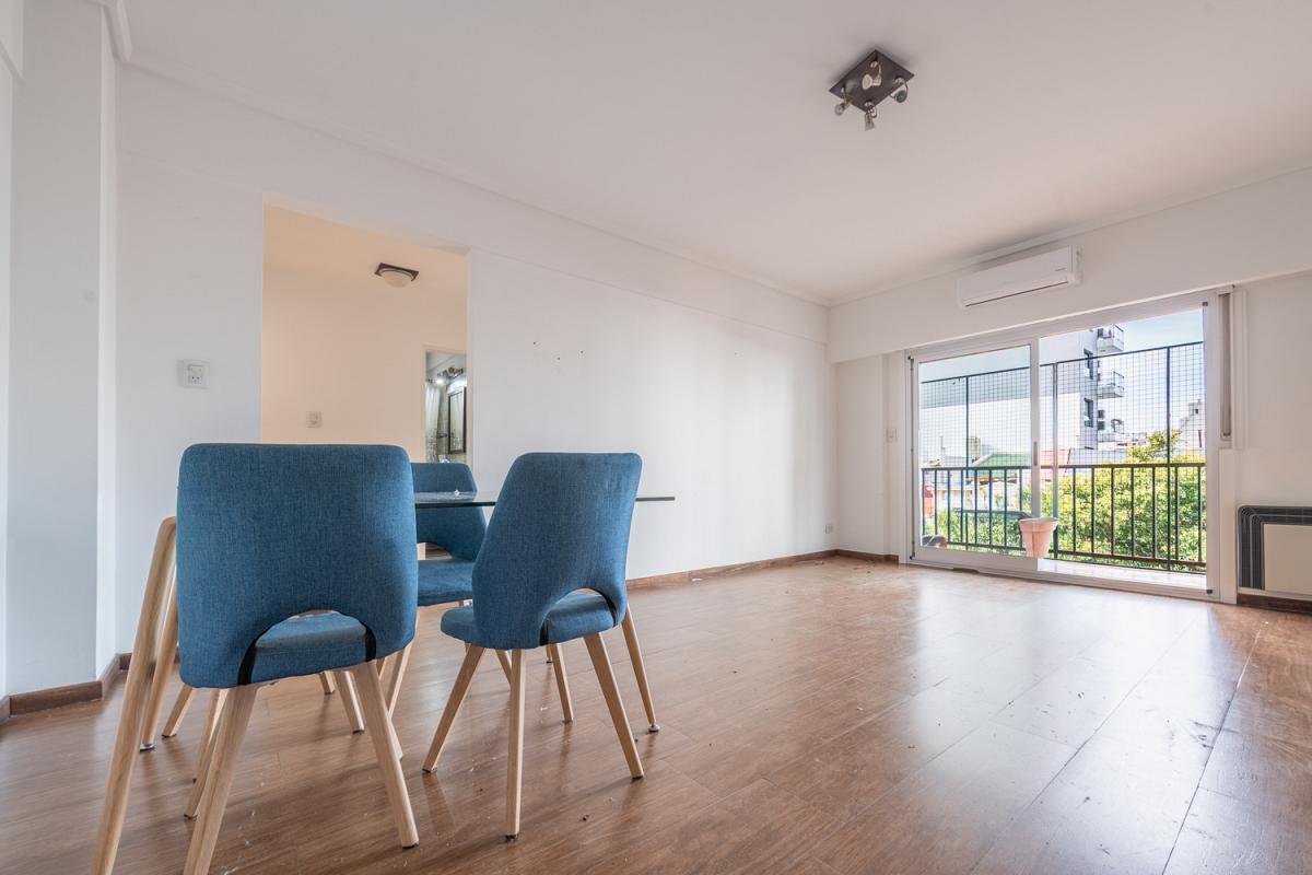 Foto de Venta Departamento 3 ambientes Semipiso Al frente Balcón Reciclado, imagen 1