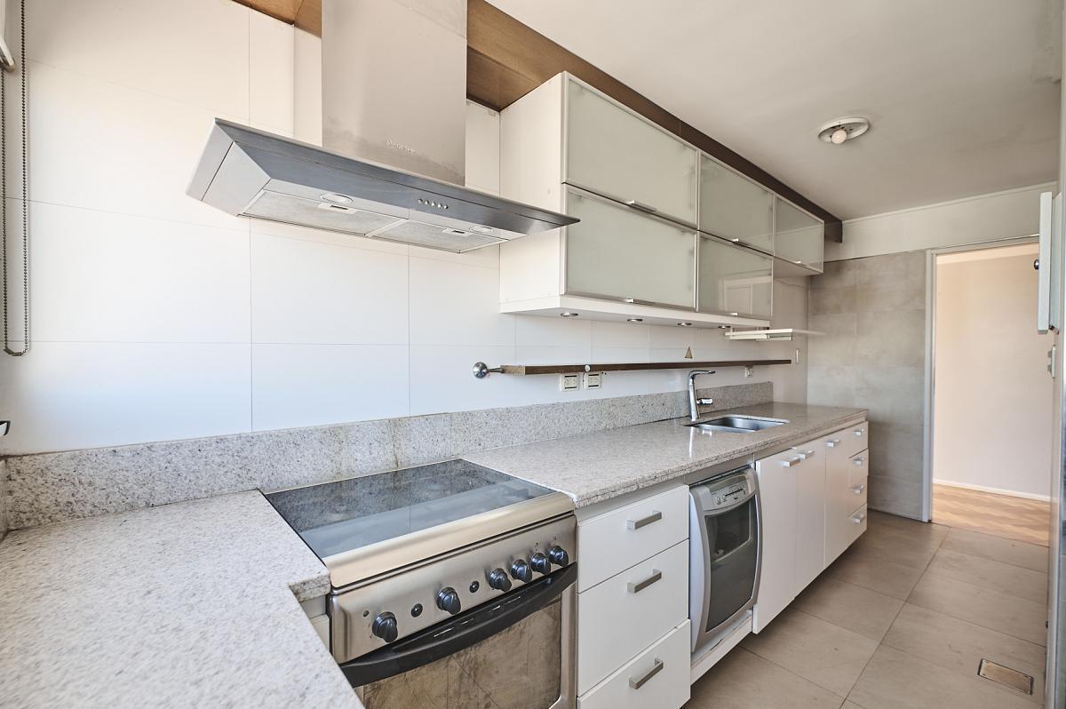 Foto de Departamento 4 ambientes Semipiso con balcon terraza baulera y cochera, imagen 2
