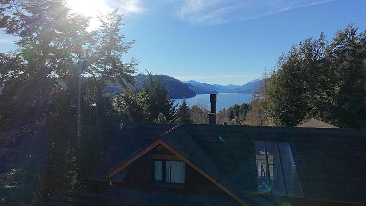 Foto de Excelente propiedad con vista al Lago Correntoso. Completamente, imagen 1