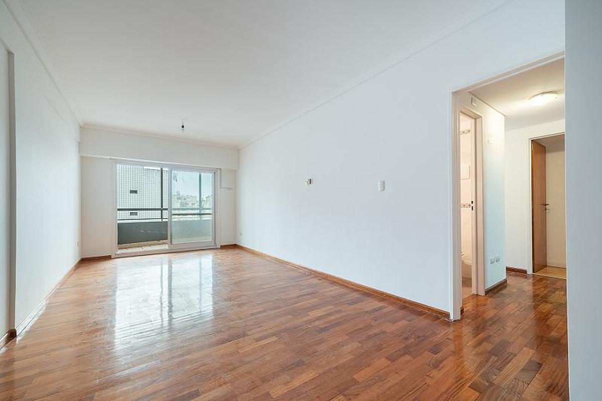 Foto de Venta Departamento 4 ambientes Semipiso Impecable Reciclado Cochera, imagen 1