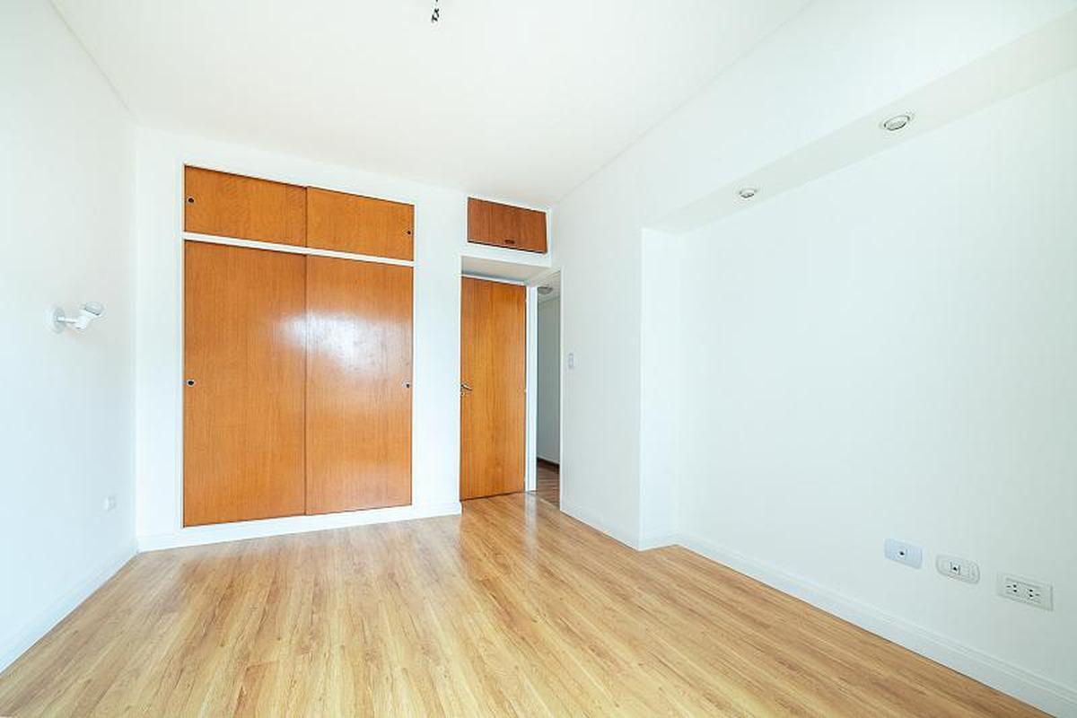 Foto de Venta Departamento 4 ambientes Semipiso Impecable Reciclado Cochera, imagen 4