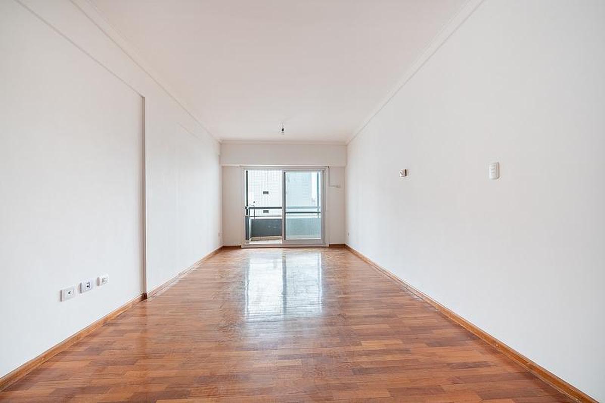 Foto de Venta Departamento 4 ambientes Semipiso Impecable Reciclado Cochera, imagen 5