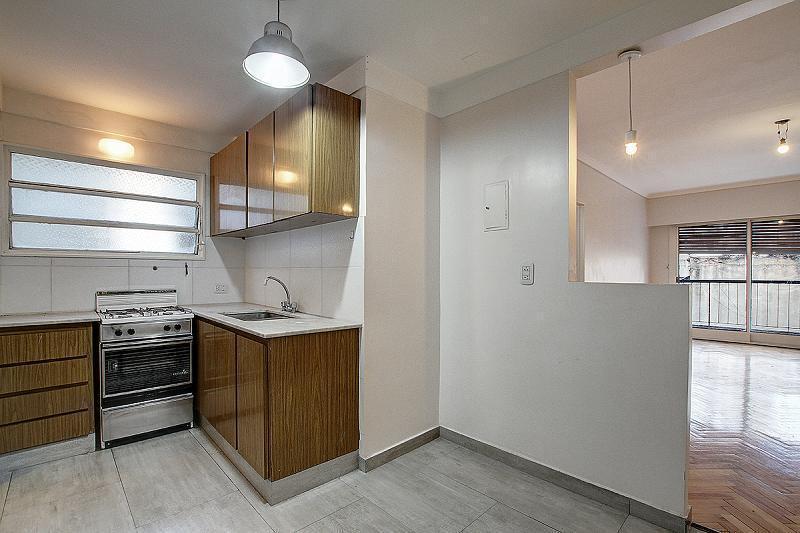 Foto de Venta Departamento 3 ambientes Contrafrente con balcón Cochera y, imagen 5