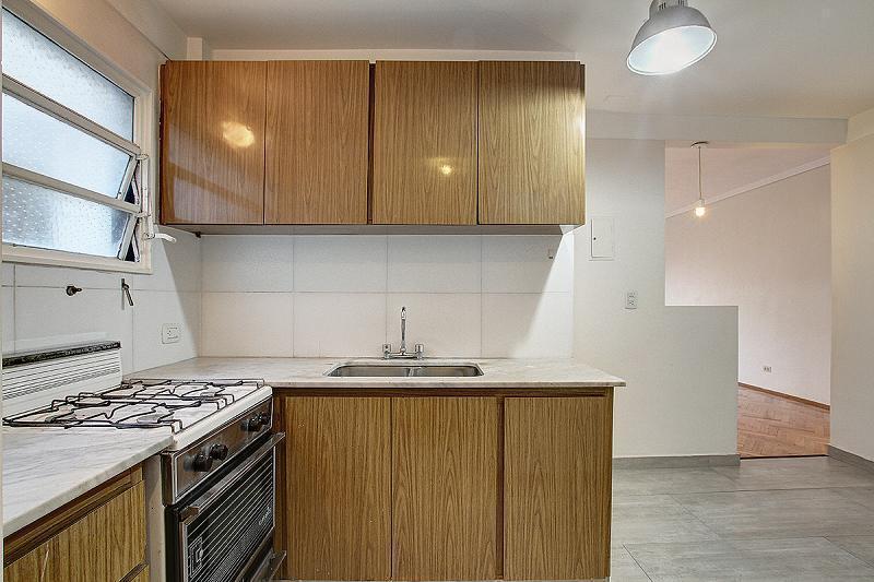 Foto de Venta Departamento 3 ambientes Contrafrente con balcón Cochera y, imagen 4