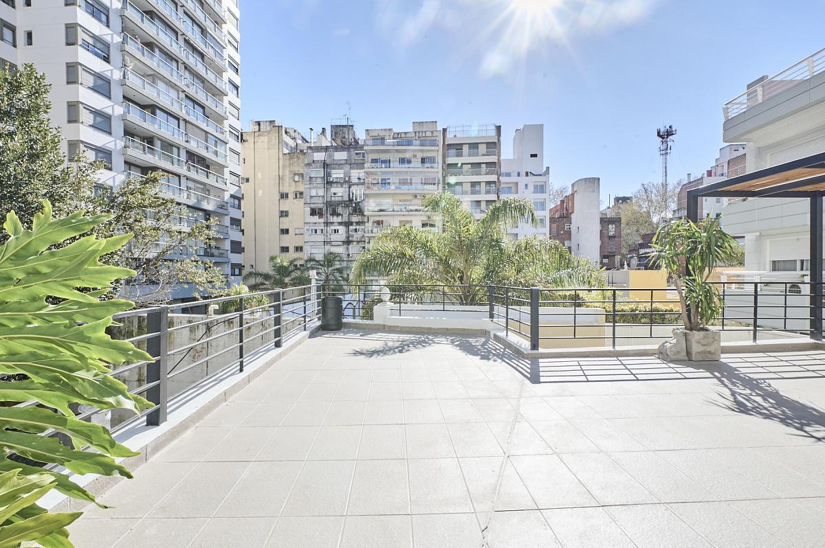 Foto de Departamento PH Reciclado al frente impecable luminoso con terraza en, imagen 1