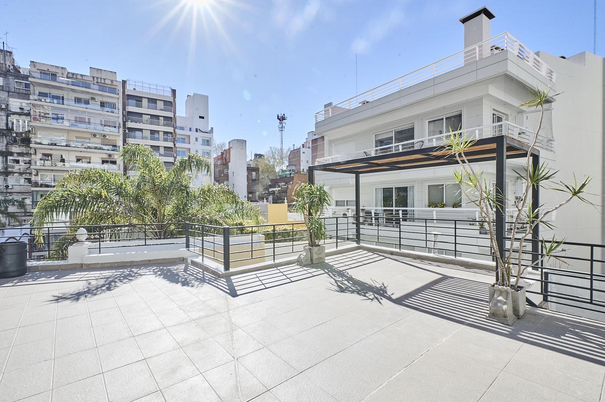 Foto de Departamento PH Reciclado al frente impecable luminoso con terraza en, imagen 2