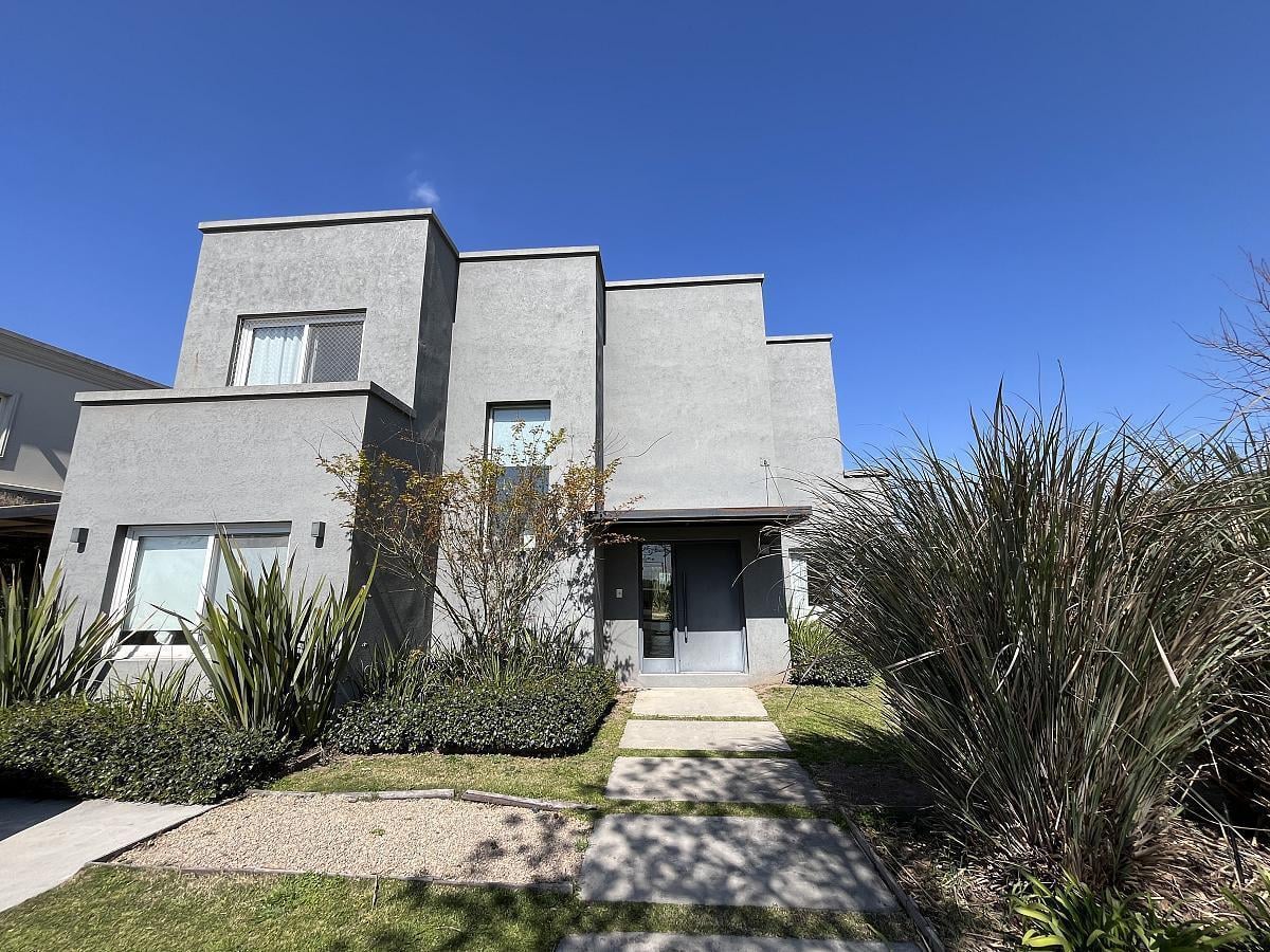 Foto de Casa en Venta en Ayres Plaza, imagen 3
