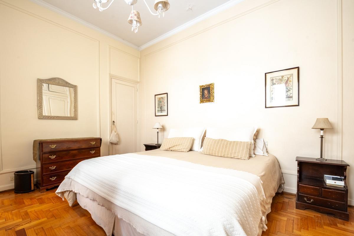 Foto de Departamento Piso de 192m² · 5 ambientes · 1 cochera opcional. Recoleta, imagen 2