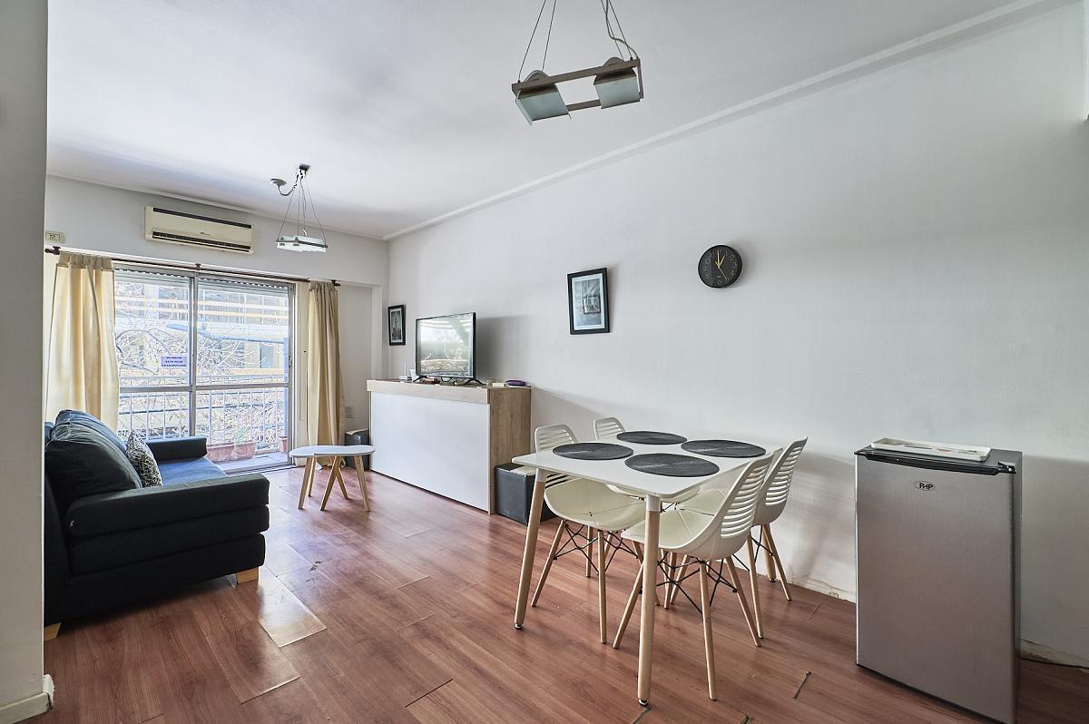Foto de Departamento Monoambiente Reciclado Impecable con balcon y vista, imagen 1