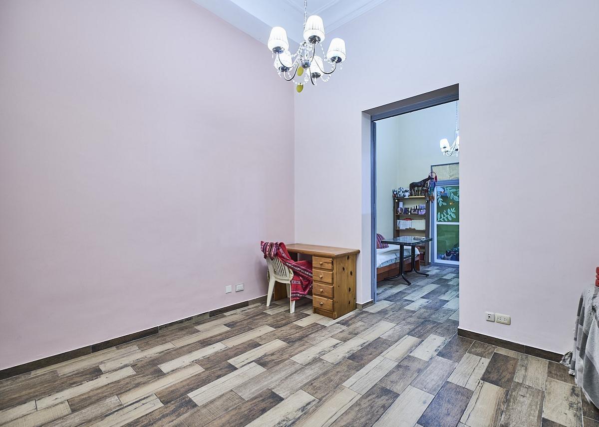 Foto de Departamento de tres ambientes con galería y patio. Totalmente, imagen 5