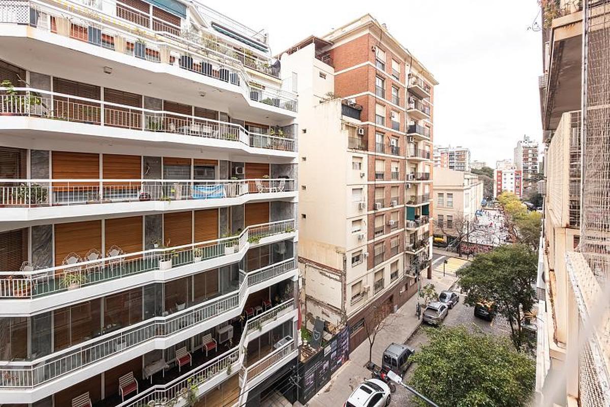 Foto de Alquiler Departamento 2 ambientes Semipiso Al frente Balcón Parque, imagen 3