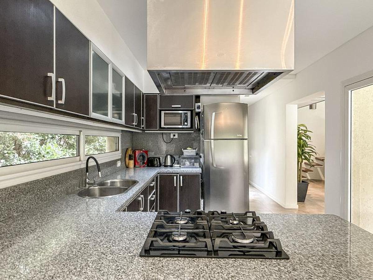 Foto de CASA CON DISEÑO MODERNO BARRIO LOS TACOS PILAR / GARIN – APTA CREDITO, imagen 3