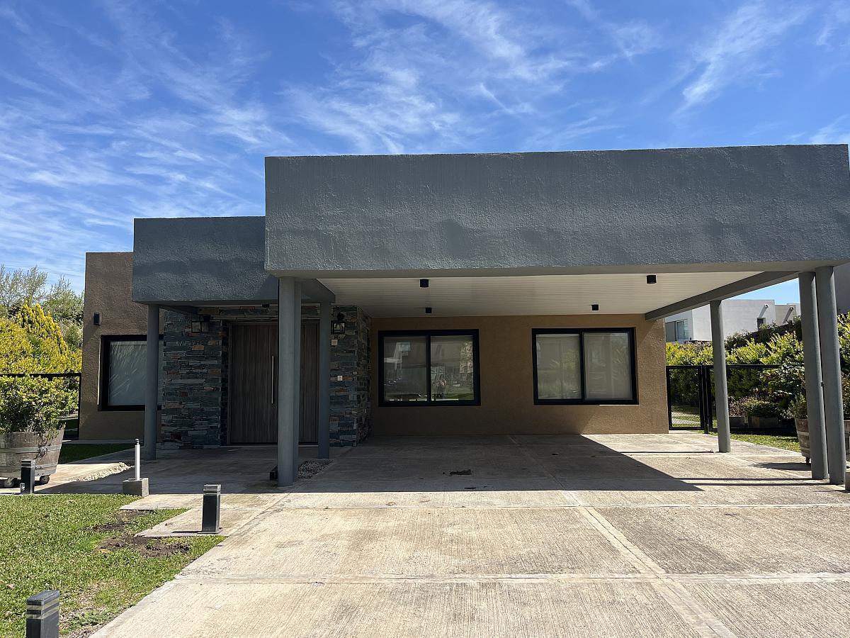 Foto de Ayres Plaza - Casa en venta en una Planta, imagen 1
