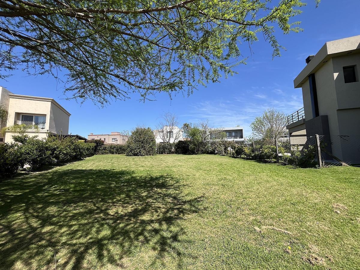 Foto de Excelente lote central en Ayres Plaza, imagen 1