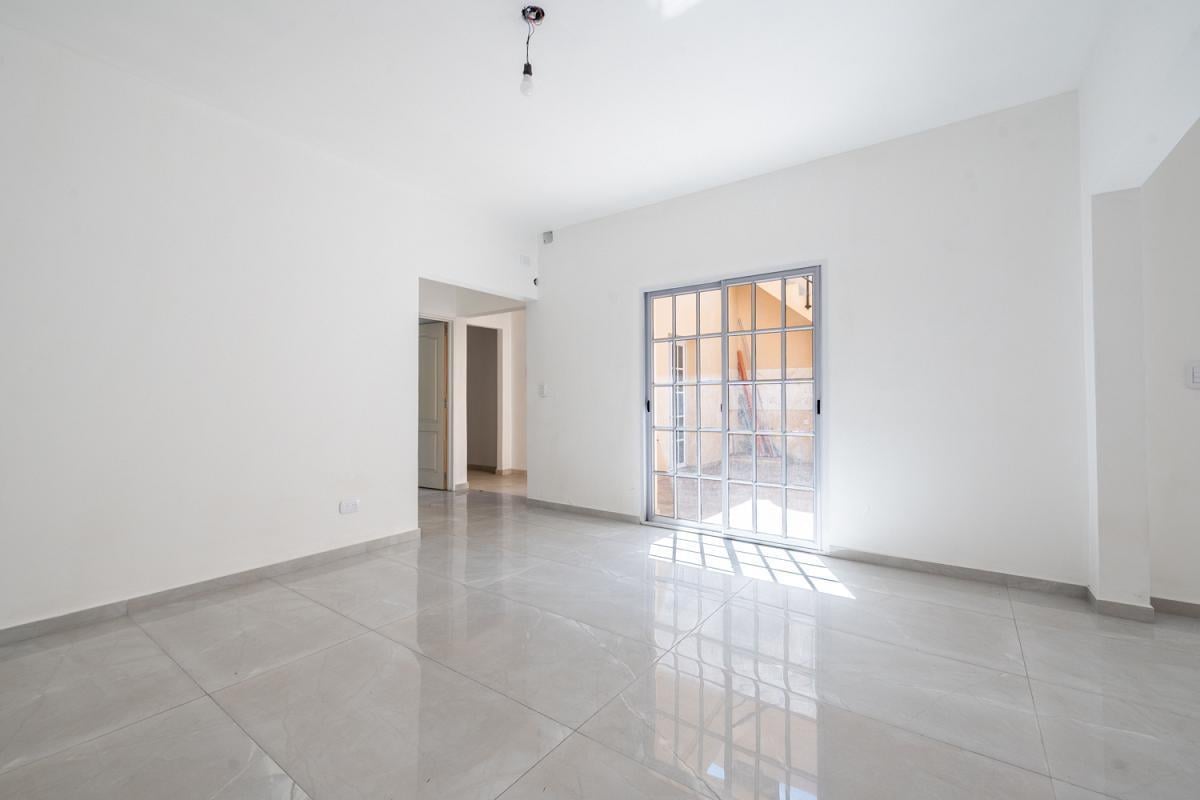 Foto de Venta Casa 4 dormitorios Impecable A nuevo Luminosa Patio Terraza, imagen 5