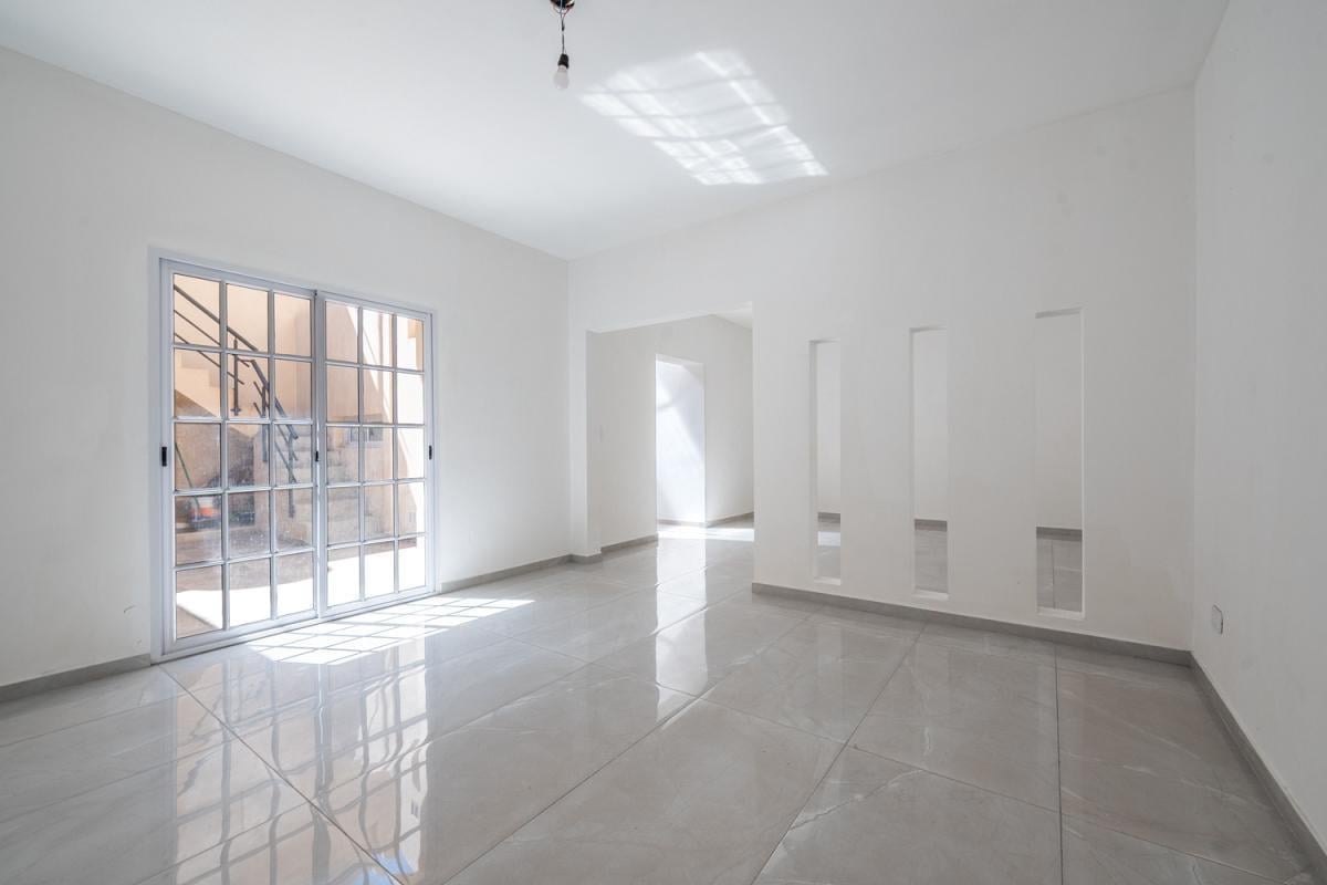 Foto de Venta Casa 4 dormitorios Impecable A nuevo Luminosa Patio Terraza, imagen 4
