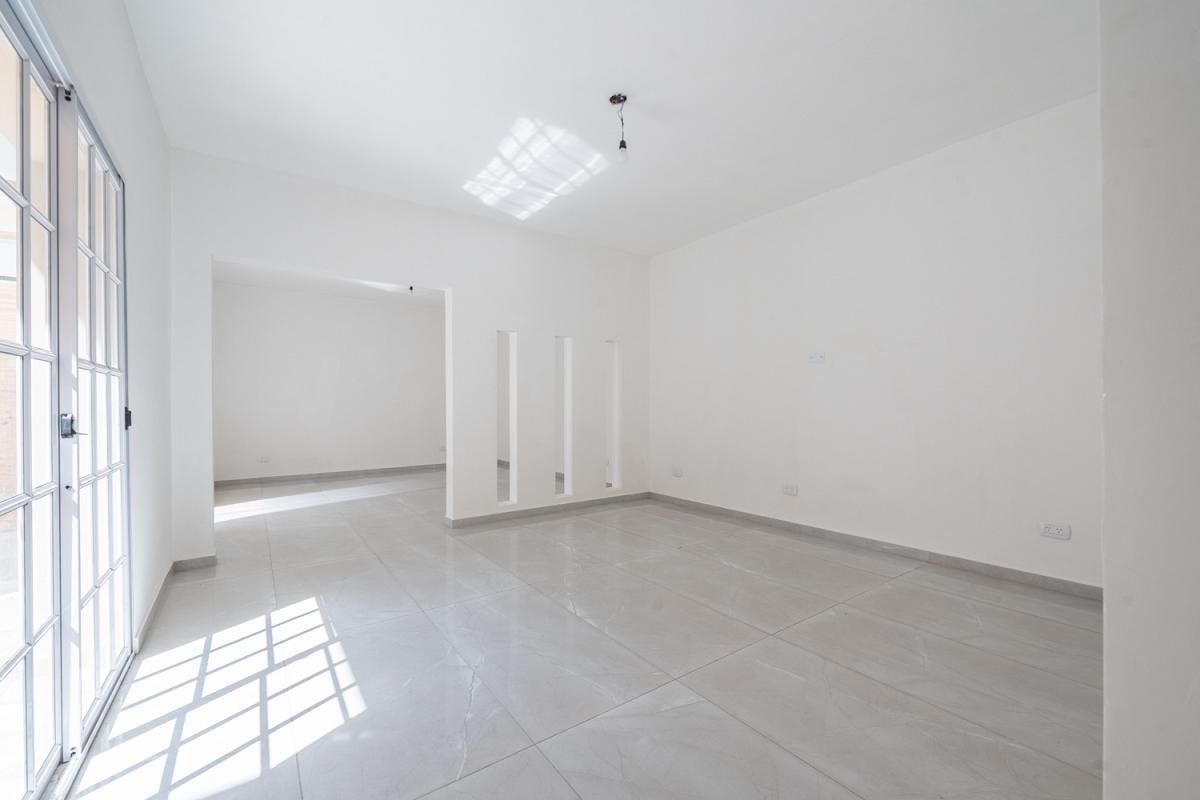 Foto de Venta Casa 4 dormitorios Impecable A nuevo Luminosa Patio Terraza, imagen 3
