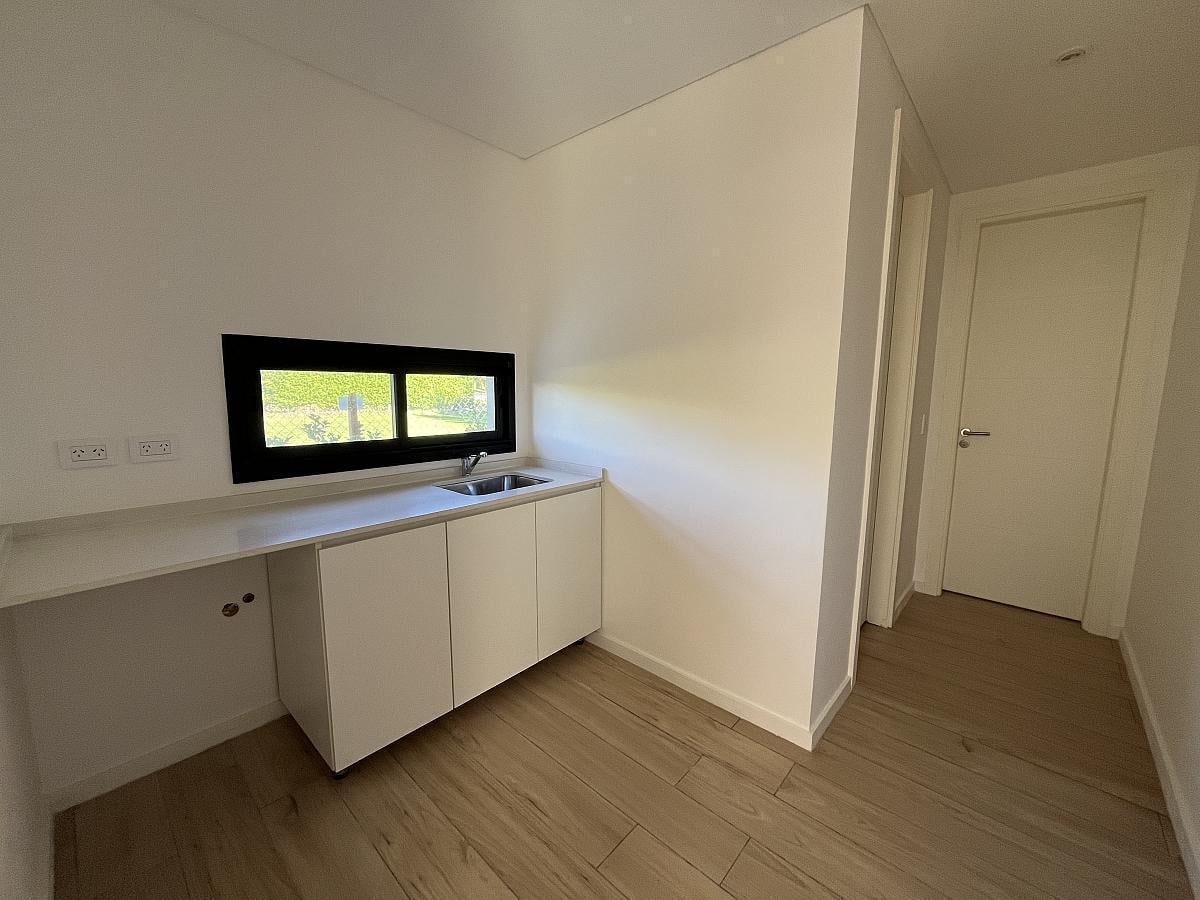 Foto de Casa en Venta en Ayres Plaza, imagen 2