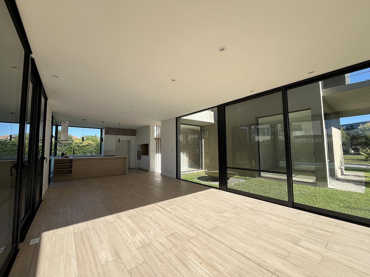 Foto de Casa en Venta en Ayres Plaza, imagen 3