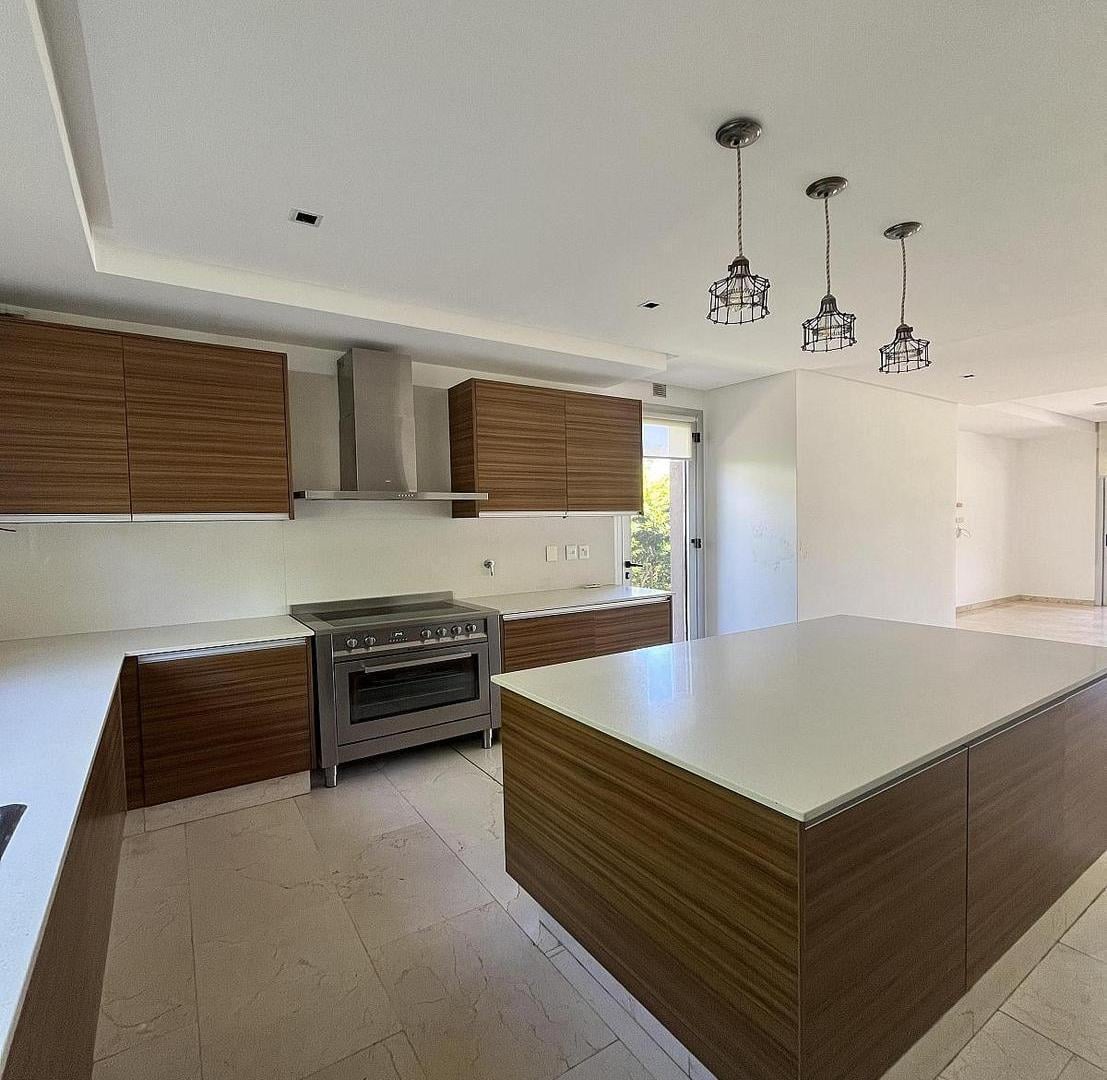 Foto de Moderna Casa en Venta en Ayres de Pilar, imagen 5
