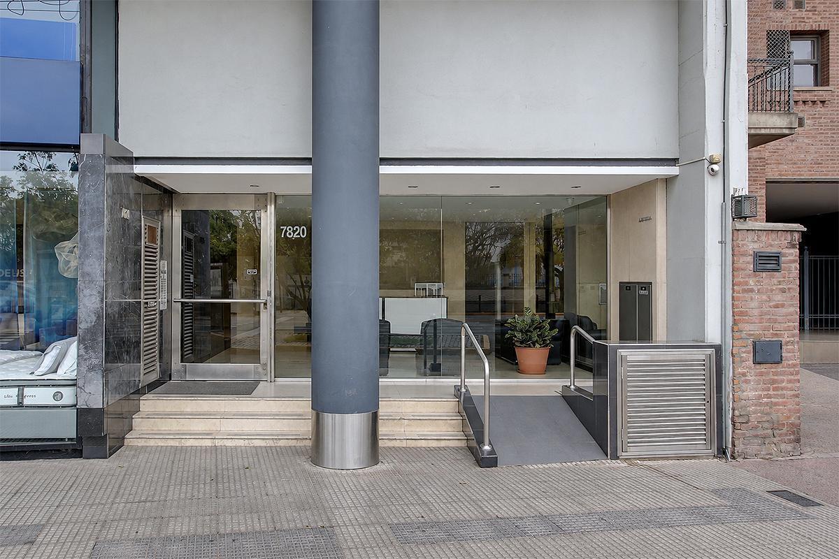 Foto de Muy buen Apto Profesional en excelente Torre sobre la Av. del, imagen 2