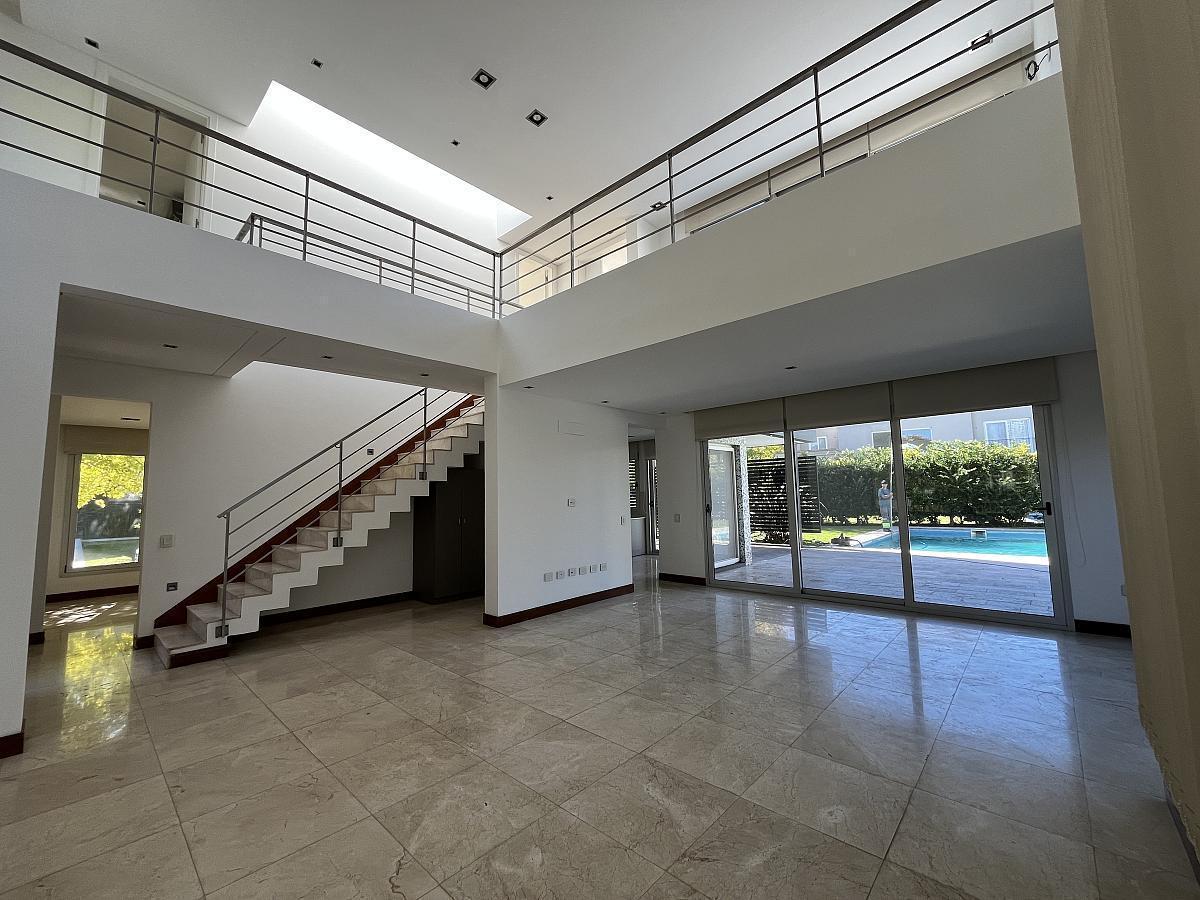 Foto de Excelente casa en venta en Ayres Plaza, imagen 2