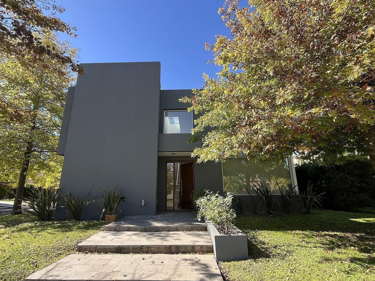 Foto de Excelente casa en venta en Ayres Plaza, imagen 1