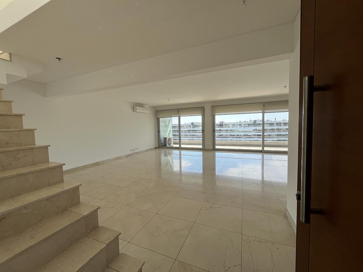 Foto de Departamento en Alquiler en Bouquet., imagen 1