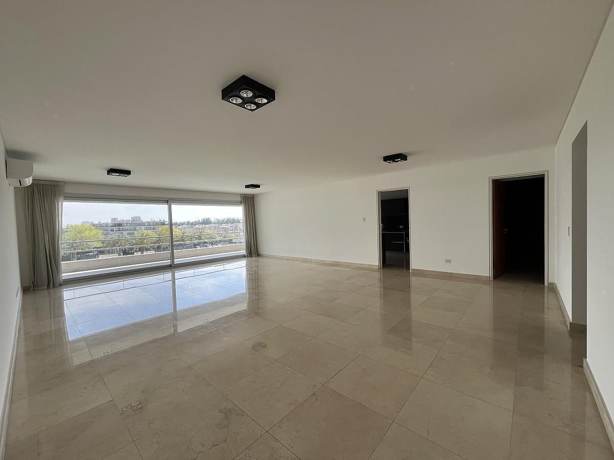 Foto de Departamento en Bouquet de 4 ambientes con vista a la pileta, imagen 5