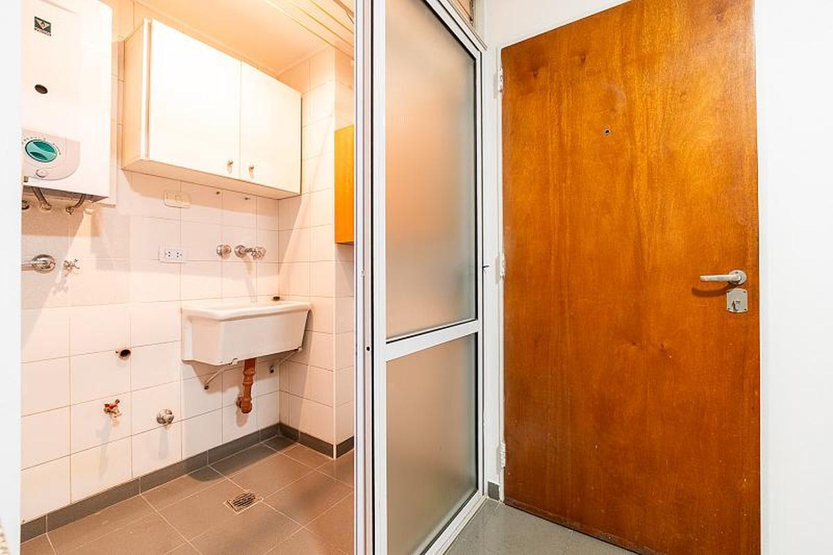Foto de Venta Departamento 4 ambientes Semipiso Impecable Reciclado Cochera, imagen 5